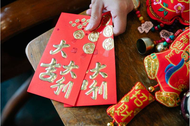 lucky money, red envelope, special traditions